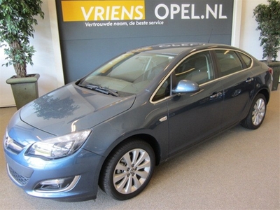 Opel Astra 1.4 16v 100pk Sedan 4drs. Cosmo (bj 2014)