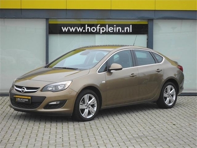 OPEL Astra 1.4 TURBO 4-DRS BERLIN 140 PK