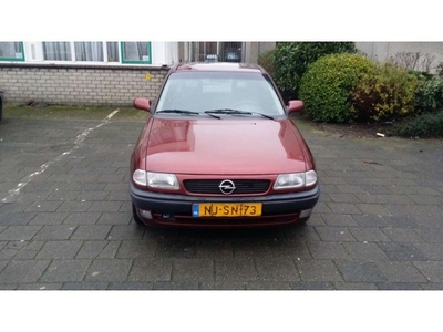 Opel Astra 1.4i Season Rijdt Schakelt Goed !!! (bj 1996)