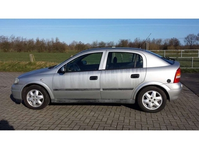 Opel Astra 1.6-16V Club