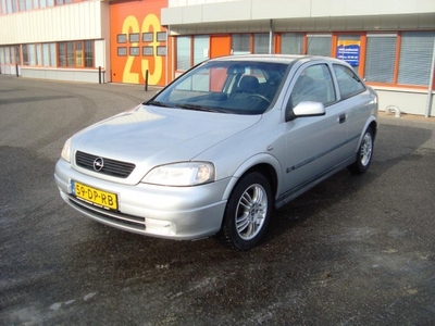 Opel Astra 1.6-16V Club