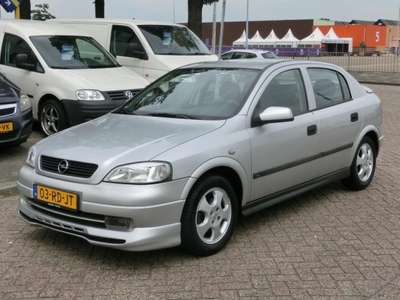 Opel Astra 1.6-16V Sport