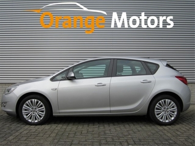 Opel Astra 1.6 EDITION NAVI LMV 17 INCH (bj 2010)