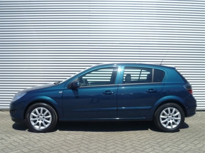 Opel Astra 1.6 Temptation Navigatie (bj 2008)