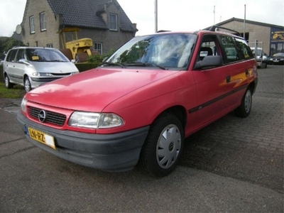 Opel Astra 1.6i Club (bj 1995)