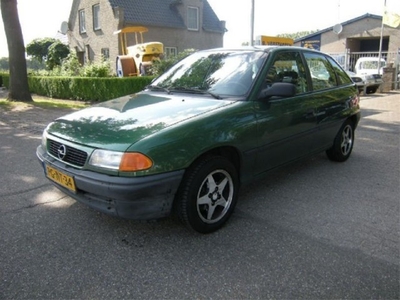 Opel Astra 1.6i sport (bj 1996)