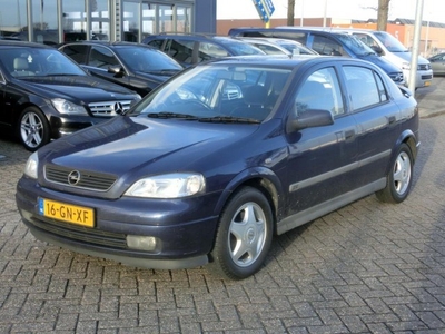 Opel Astra 1.8-16V Club