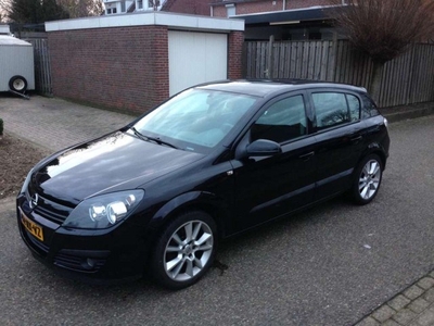 Opel Astra 1.8 Sport - 5deurs - Zwart - 2006 - Vol opties -