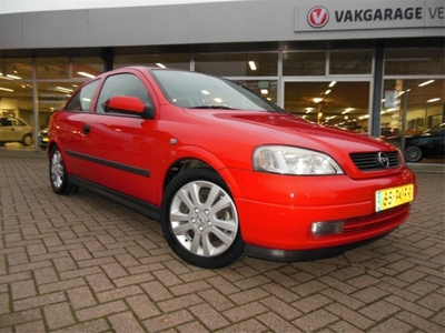 Opel Astra 2.0-16V Sport (bj 2000)