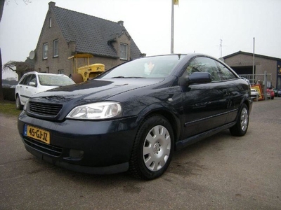 Opel Astra 2.2-16V coupe met oa LEER, STOELVERWARMING