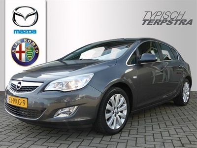 Opel Astra 5 drs. 1.4 Turbo 140 pk Cosmo (bj 2011)