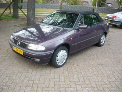 Opel Astra Cabriolet 1.6i (bj 1997)