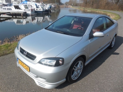 Opel Astra Coupé 1.8-16V (bj 2001)