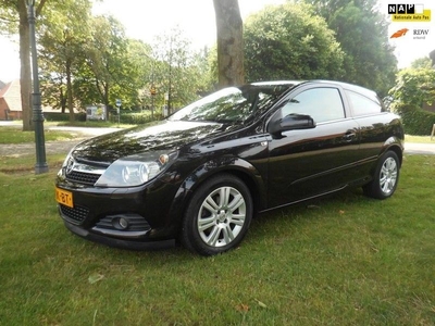 Opel Astra GTC 1.4 Executive Airco/ Navi/ LM/ APK Juli19