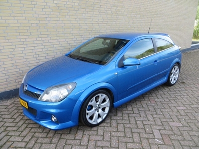 Opel Astra GTC 2.0 T OPC 240 PK! (bj 2006)