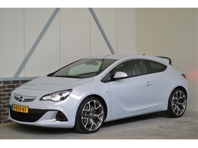 Opel Astra GTC 2.0 Turbo OPC 280PK 2012 Grijs 6892 km