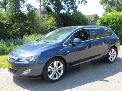 Opel Astra S T 1.6 Turbo Cosmo Automaat (bj 2011)