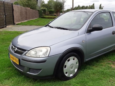 Opel Corsa 1.0-12V Essentia (2003)