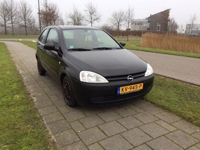 Opel Corsa 1.0 comfort MET STUURBEKRACHTIGING EN 2 JAAR APK