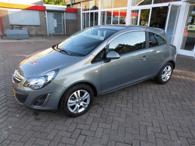 Opel Corsa 1.2-16V Design Edition, Stoel/Stuur verwarmbaar