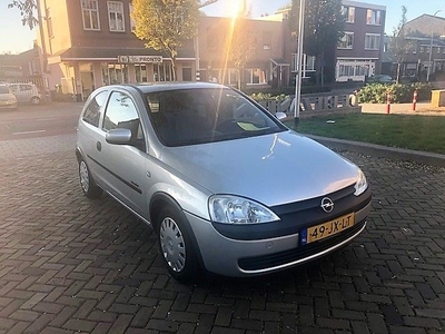 Opel Corsa 1.2 GERESERVEERD (2002)