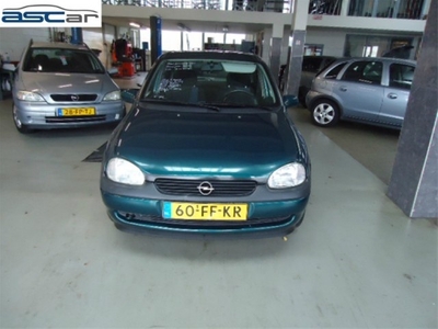 Opel Corsa 1.2i-16V Onyx (bj 2000)