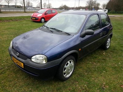 Opel Corsa 1.2i-16V Onyx (bj 2000)