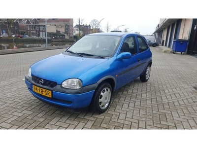 Opel Corsa 1.2i-16V Onyx Bj;2000 stuurbekr 1Jaar APK