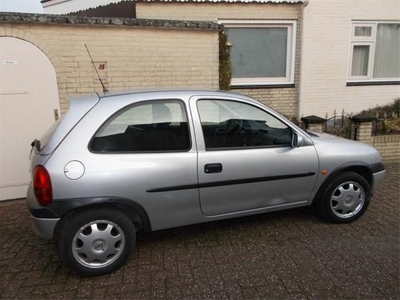 Opel Corsa 1.2i-16V Onyx stuurbekrachting1 (bj 2000)