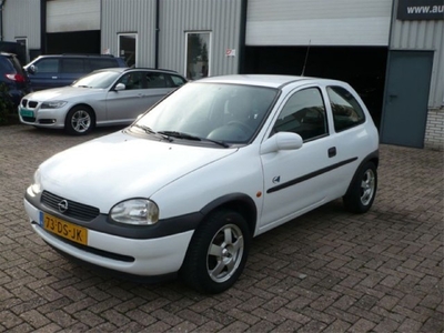 Opel Corsa 1.2i-16V Strada (bj 1999)