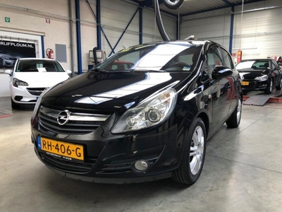 Opel Corsa 1.2i Sport 5 drs . AIRCO/ XENON / PDC / LMV /