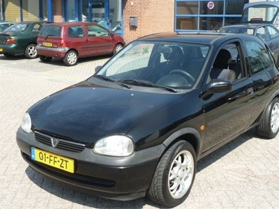 Opel Corsa 1.2i,bj.2000,zwart,stuurbekrachtiging,APK