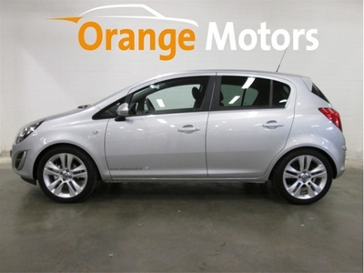 Opel Corsa 1.4-16V Cosmo (bj 2014)