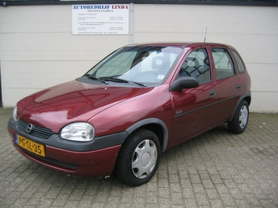 Opel Corsa 1.4i GLS 5DRS (bj 1996) Stuurbekrachtiging