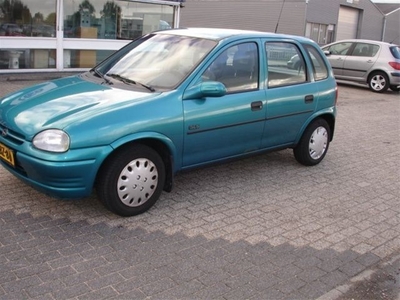 Opel Corsa 1.4i GLS (bj 1994)