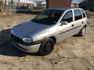 Opel Corsa 1.4i Strada NIEUWE APK