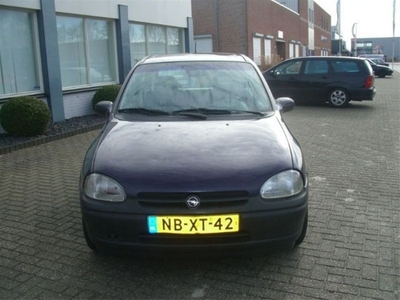 Opel Corsa 1.4i Swing automaat!! apk 10-2015 (bj 1995)