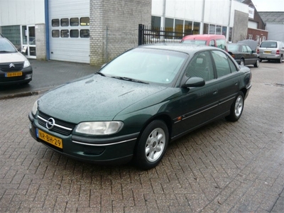 Opel Omega 2.0i GL (bj 1996)