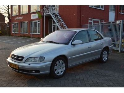 Opel Omega 2.2 16v (bj 2002)