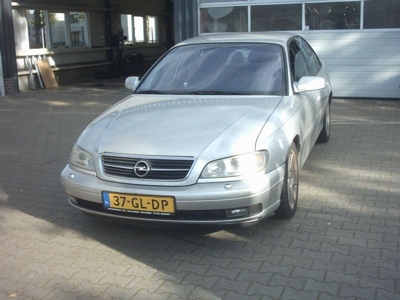 Opel Omega 2.2i-16V Sport automaat (2001)