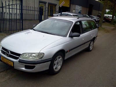 Opel Omega station (bj 1998)