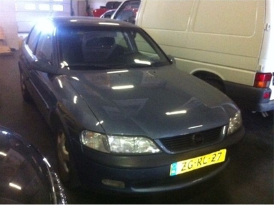 Opel Vectra 1.6 gl AIRCO (bj 1999)