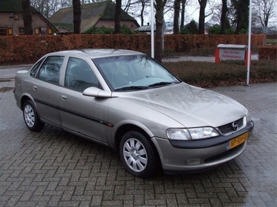 Opel Vectra 1.6i-16V apk t/m 07.2015 (bj 1997)