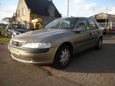 Opel Vectra 1.6i-16V GL (bj 1996)