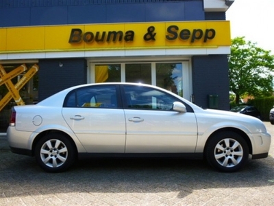 Opel Vectra 1.8-16V V-LINE (bj 2005)