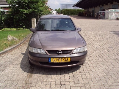 Opel Vectra 1.8 xe (bj 1997)