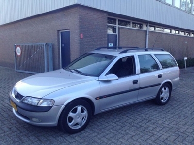 Opel Vectra 1.8i-16V Diamond NWE APK! TREKHAAK! (bj 1999)