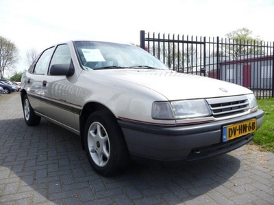 Opel Vectra 1.8i GLS Diamond unieke schuur vonst!