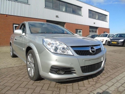 Opel Vectra 1.9 CDTi Executive airco leer navi km125600BJ 08