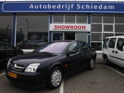 Opel Vectra 2.2-16V ESSENTIA (bj 2005, automaat)